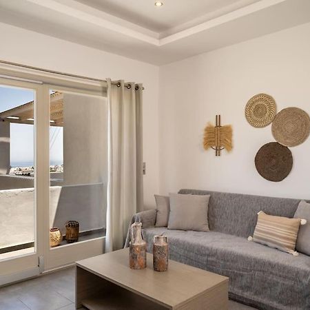In The Heart Of Fira & Free Pool - Nychteri Suite Ngoại thất bức ảnh